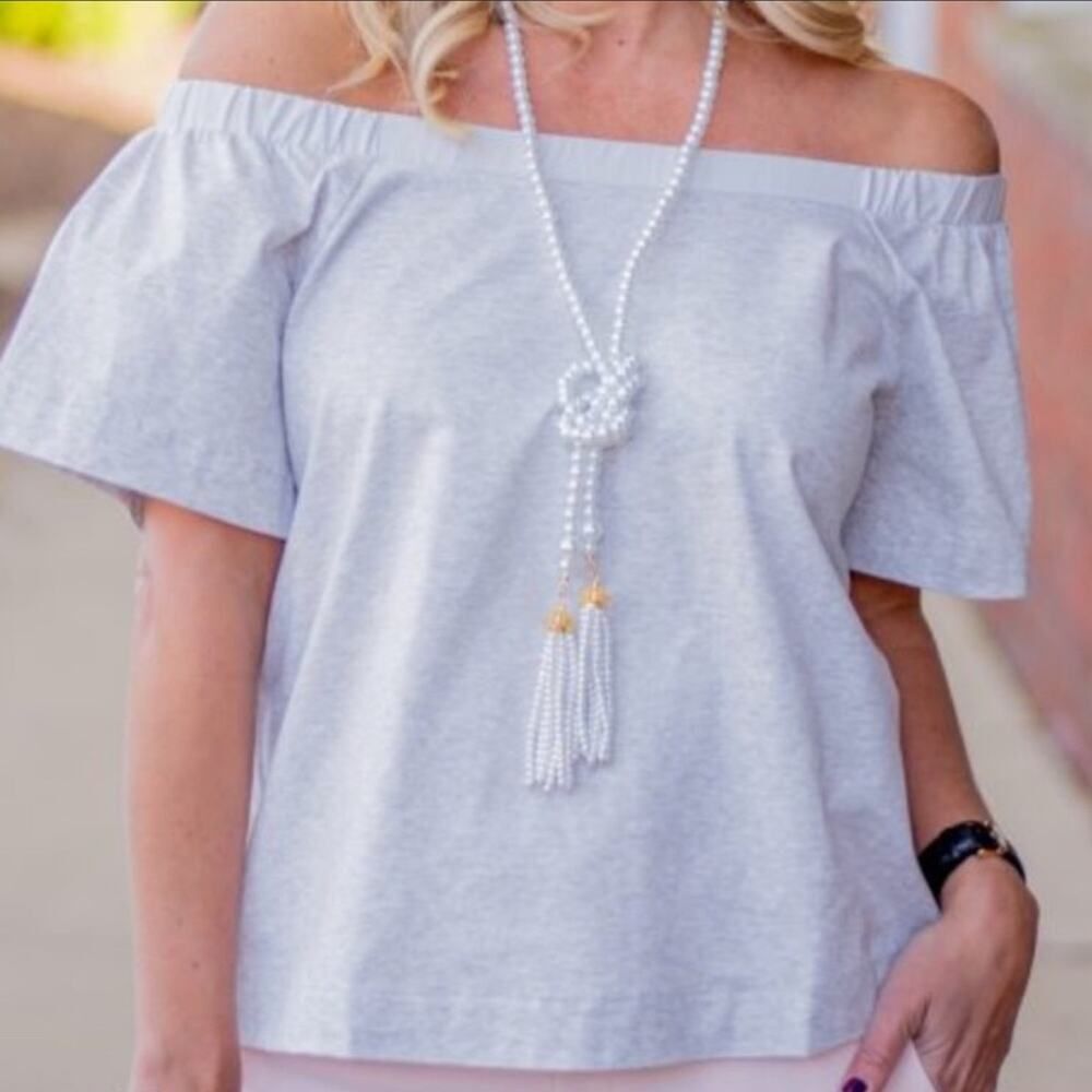 🌷5 for $25 Banana Republic Off The Shoulder Top